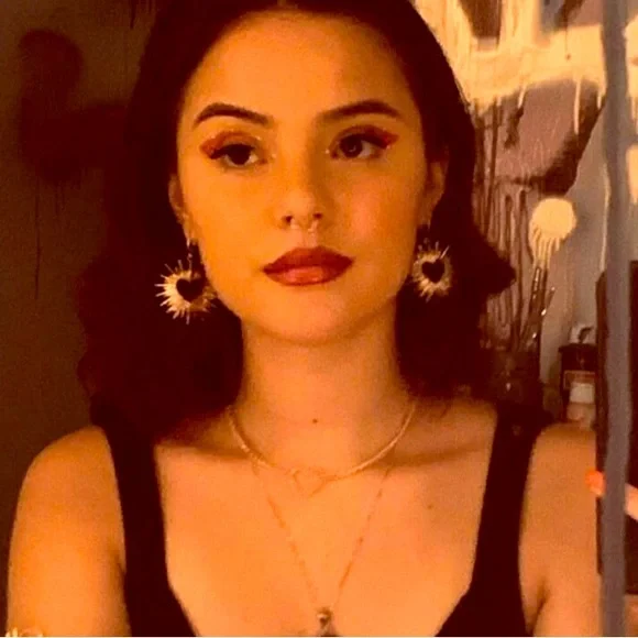 [GOLD]✨⭐️Starshine⭐️✨ Heart Glamour Dangle Drop Statement Earrings - Picture 7 of 13